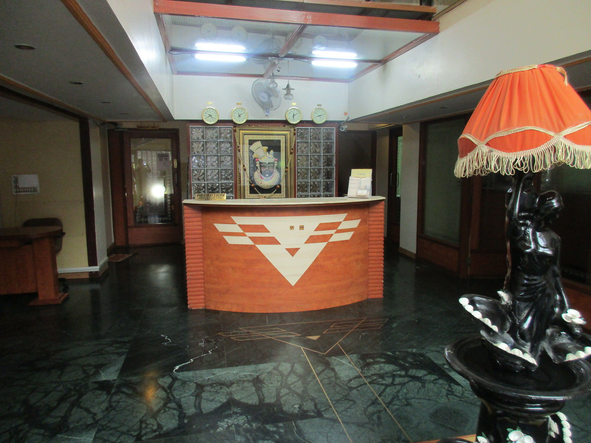 Hotel Sahaj Palace อาเมดาบัด ภายนอก รูปภาพ