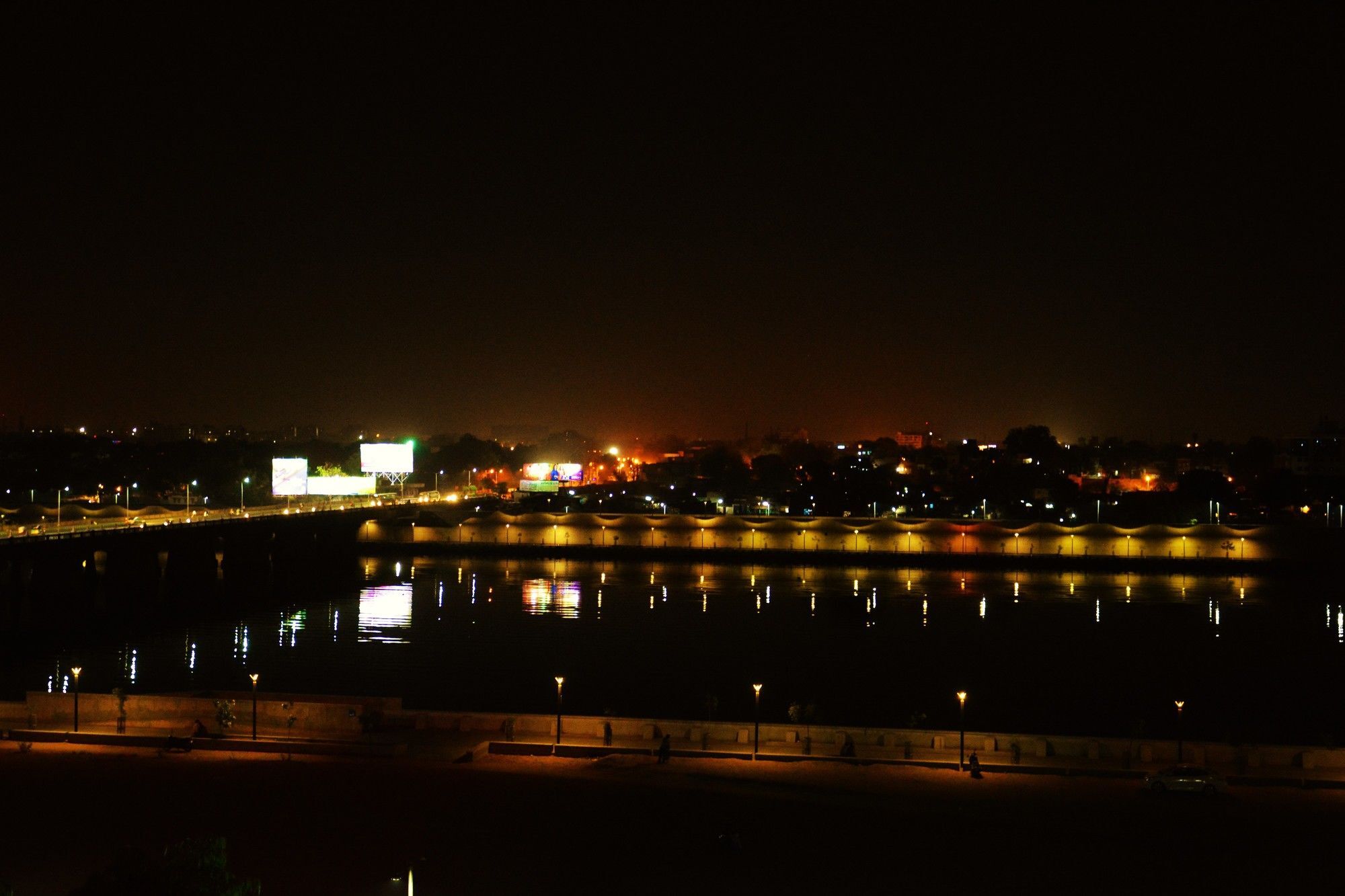 Hotel Sahaj Palace อาเมดาบัด ภายนอก รูปภาพ
