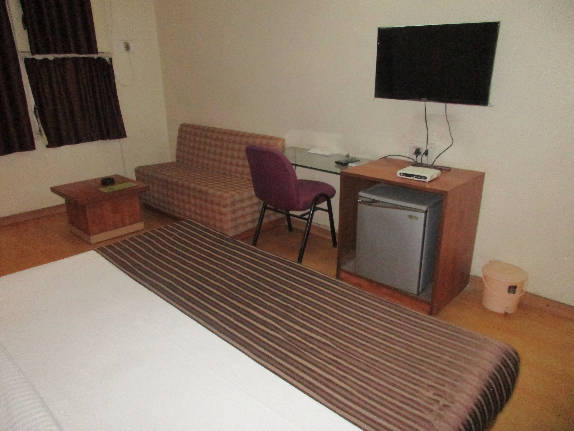 Hotel Sahaj Palace อาเมดาบัด ภายนอก รูปภาพ